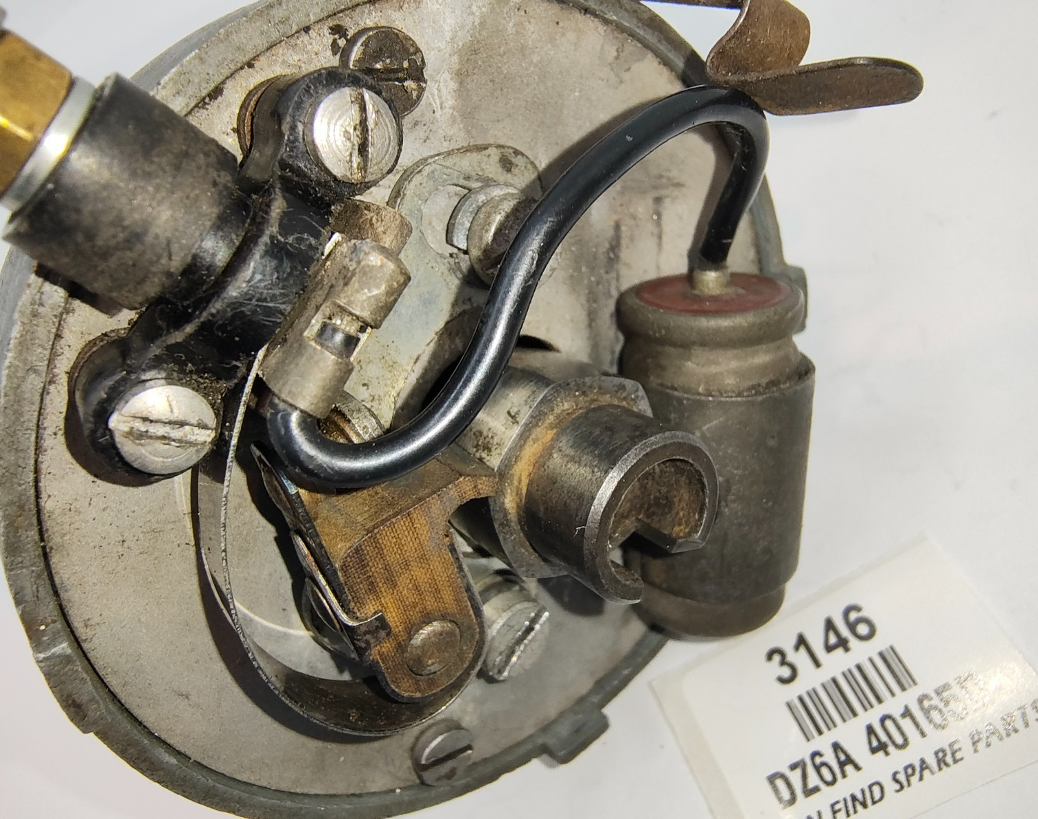Lucas Original Used Distributor DZ6A 40165D, P75 Date Stamped 5 516