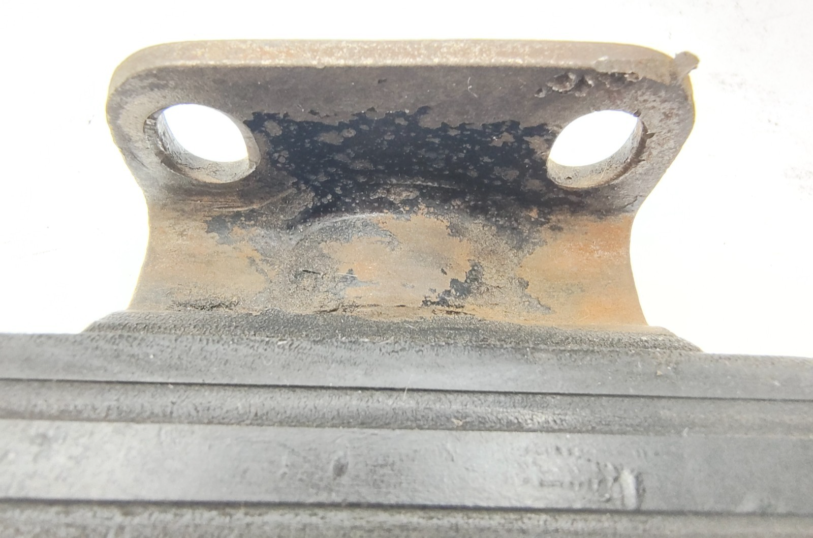 Original Jaguar timing chain damper  Used C136131 Suits Jaguar 3.4 & 3.8 Engines1