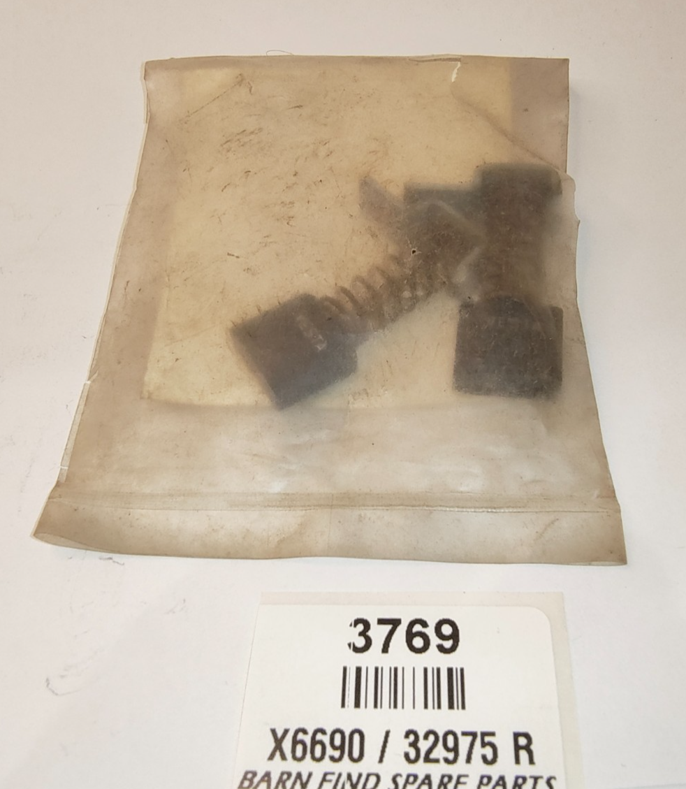VESTA DUCELLIER SYSTEM Generator Brush set No. X6690 Alt: 32975 R New Old Stock1