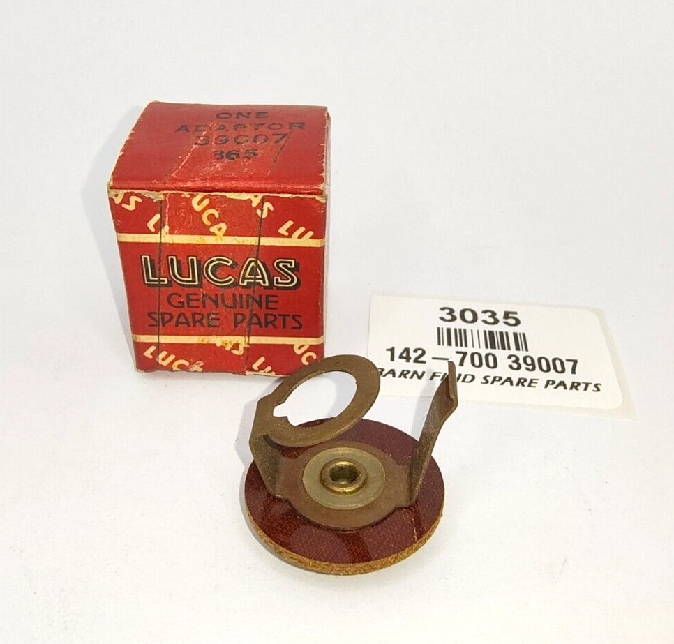 Original Lucas New Old Stock boxed single wire bulb holder adaptor 39007 142-7000