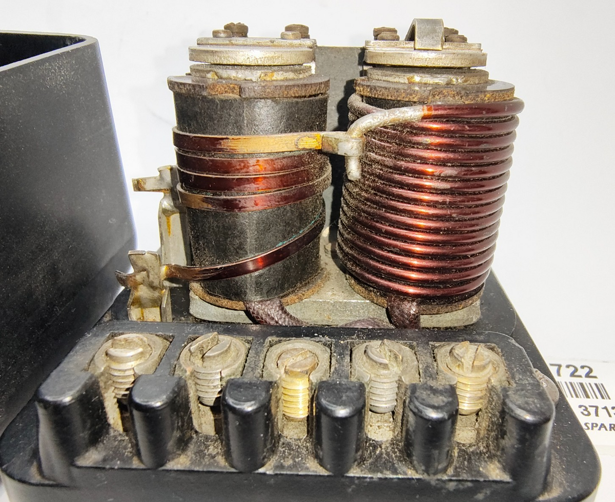 LUCAS Original vintage used RB106-1 37138B 12 Volt Regulator/Control Box10
